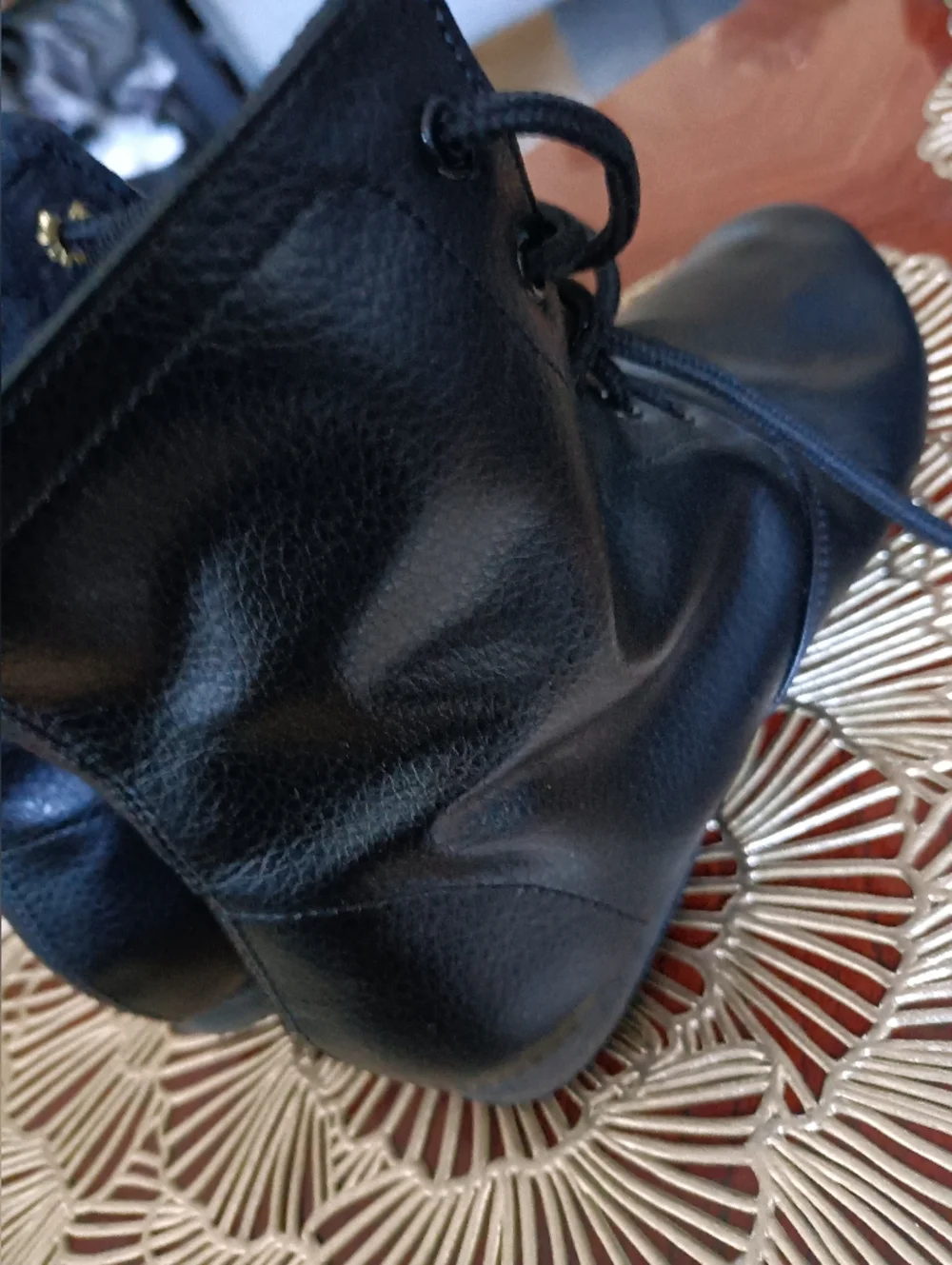 Black Lace-up Ballet Flats Black Soft Leather Shoes/Boots, like new, size 2Y